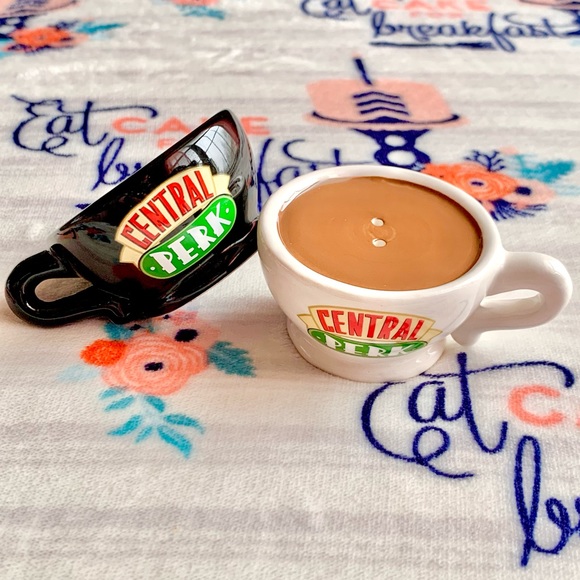 FRIENDS Other - ☕️ FRIENDS “Central Perk” Salt & Pepper Shaker ☕️